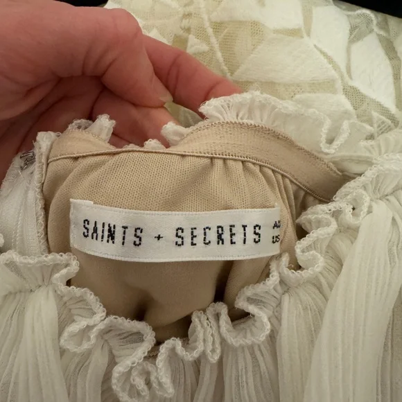 Saint and Secrets DREAMY OFF-SHOULDER HIGH-LOW HEM DRESS WHITE - Picture 10 of 13